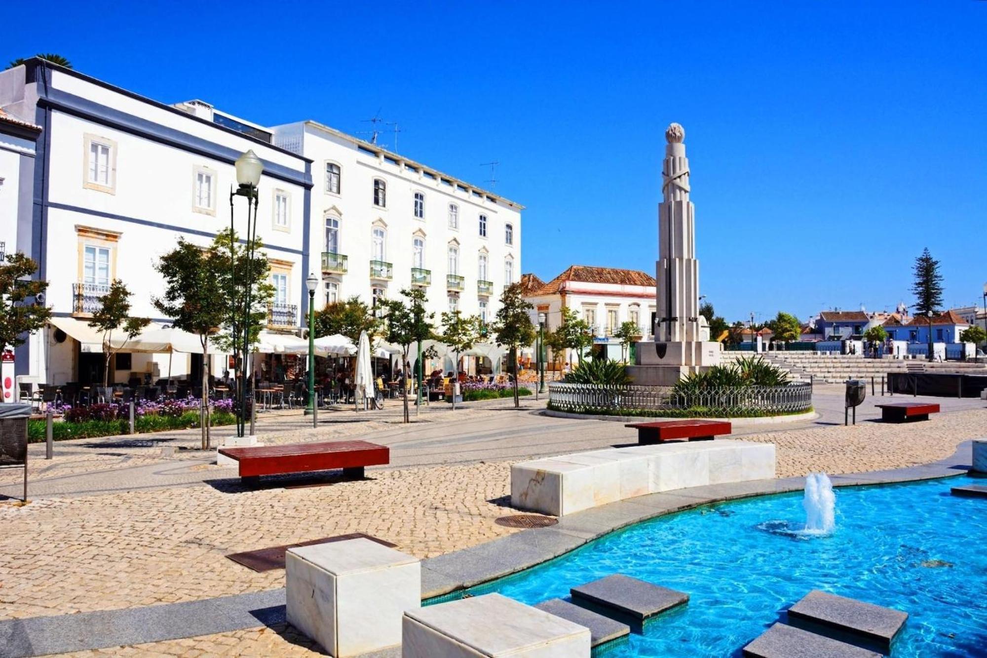 Holiday home Beautiful Town Centre Townhouse With Shared Pool *