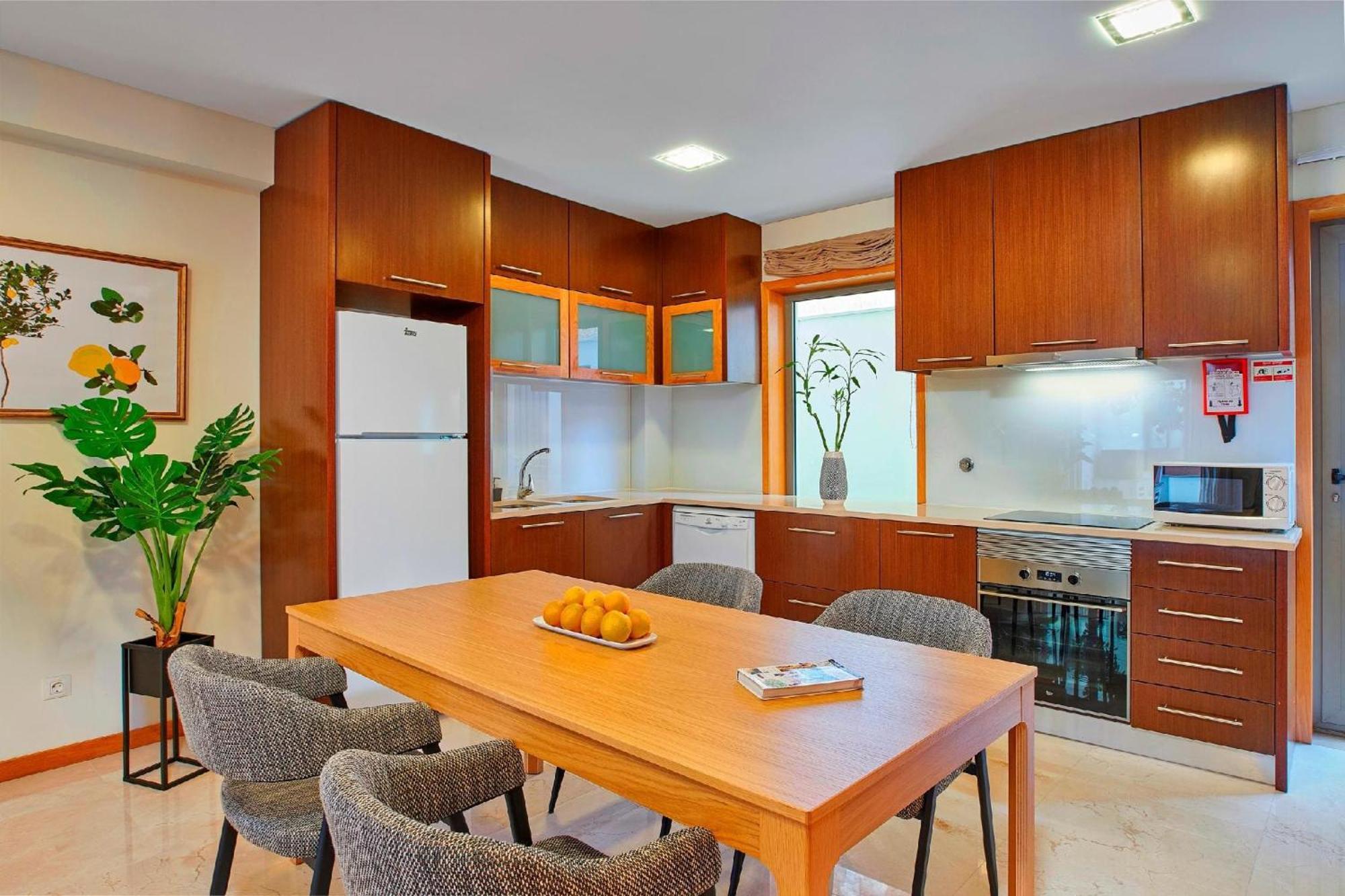 Beautiful Town Centre Townhouse With Shared Pool Tavira