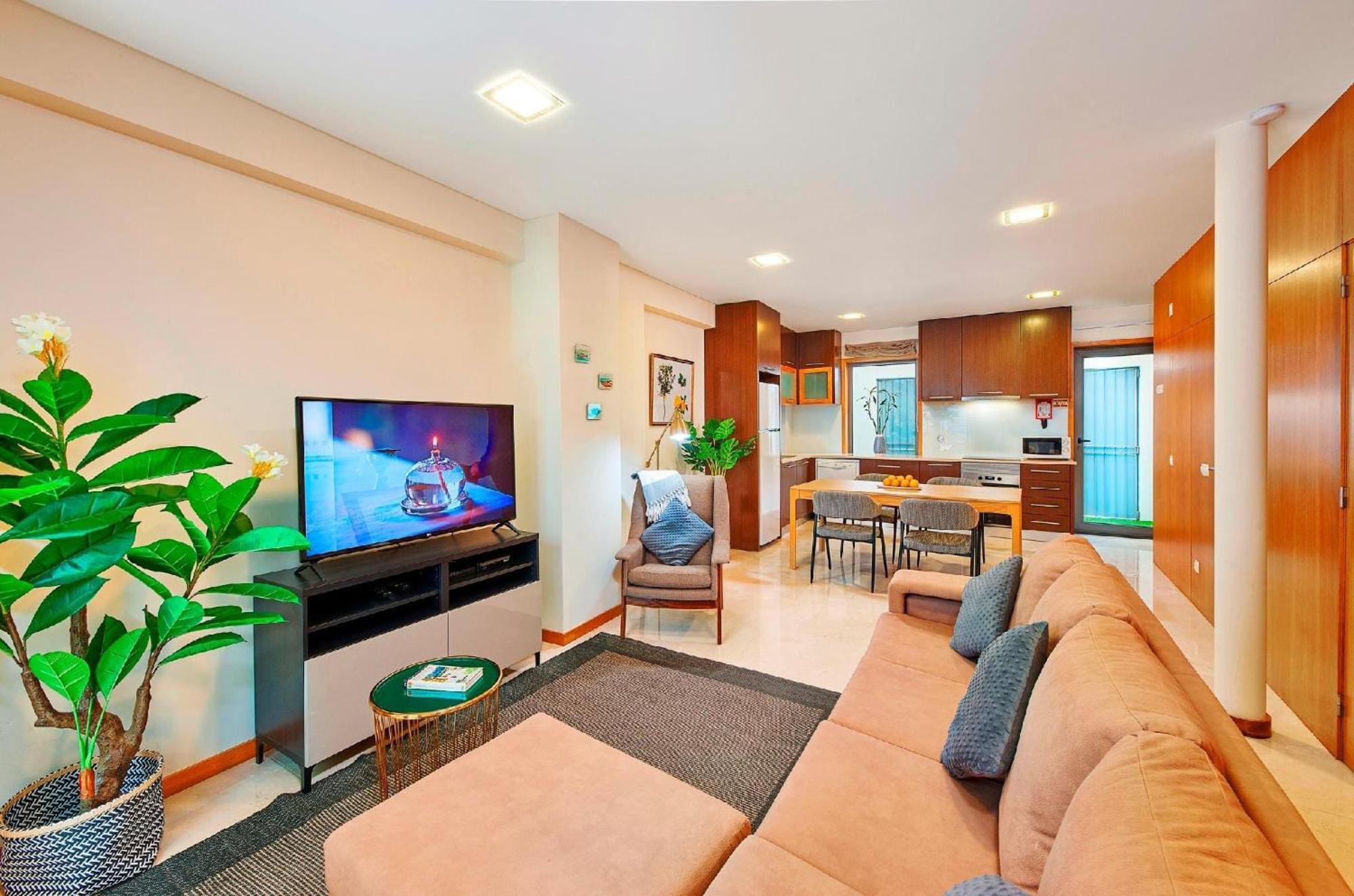 Holiday home Beautiful Town Centre Townhouse With Shared Pool