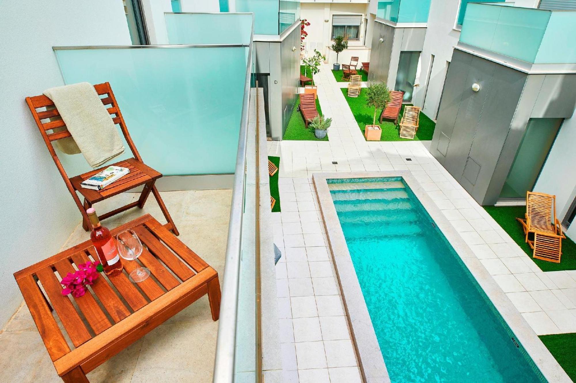 Holiday home Beautiful Town Centre Townhouse With Shared Pool *